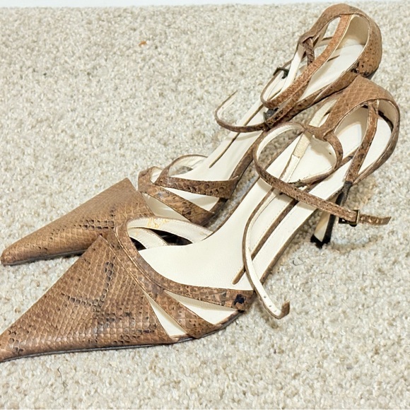 Brown Heels with Pointed Toe and Strappy Design - Picture 3 of 9